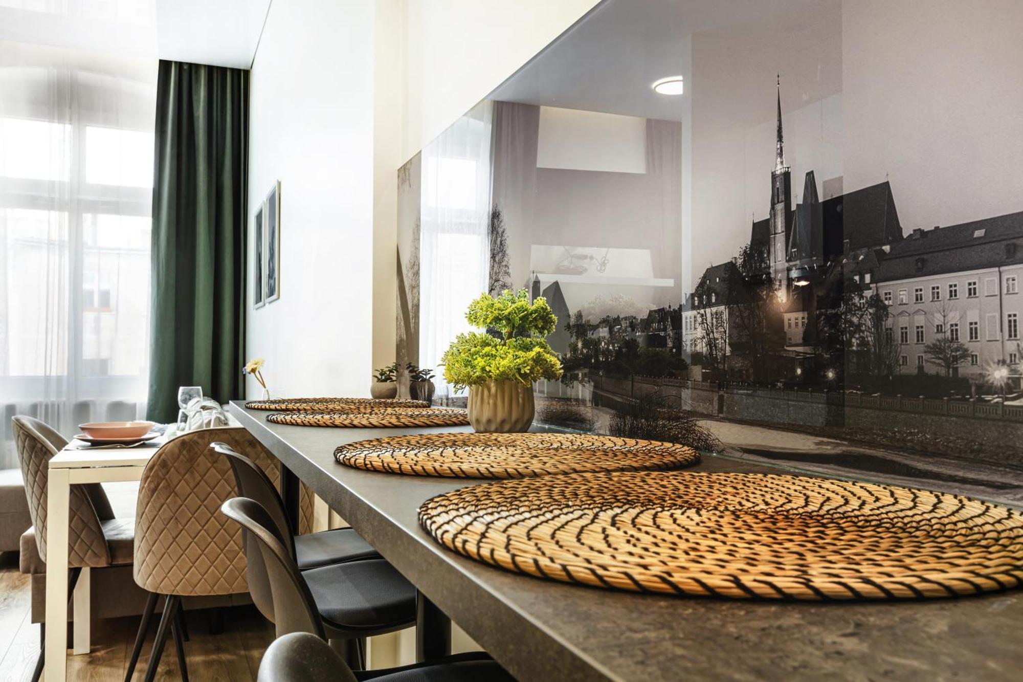 Wyjatkowe Apartamenty W Centrum Wrocław Exteriör bild
